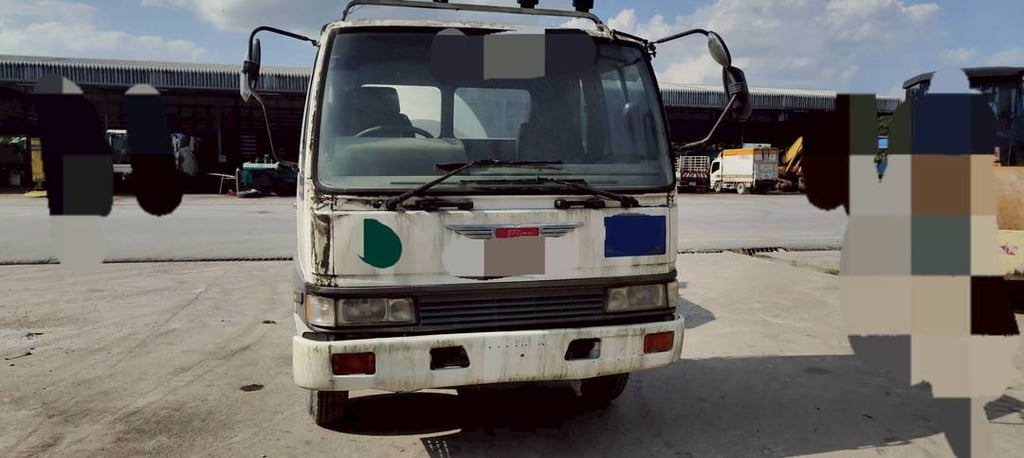 หกล้อโม่ปูน หกล้อโม่ปูน