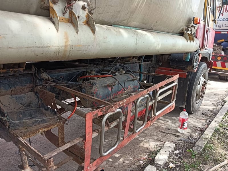 10ล้อบรรทุกน้ำเพลาเดียว