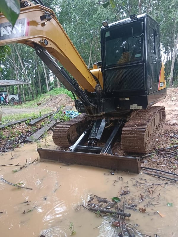 CAT320L