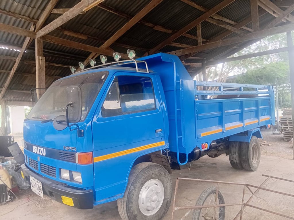 6ล้อดั้มพ์ISUZU NPR115แรงม้า