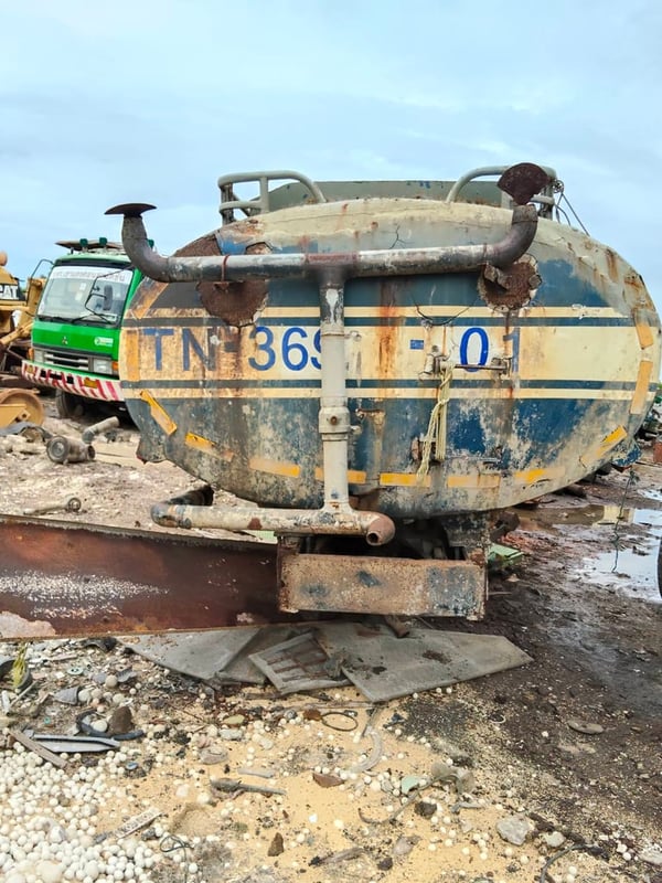 แทงค์น้ำมัน-น้ำ แทงค์น้ำมัน-น้ำ