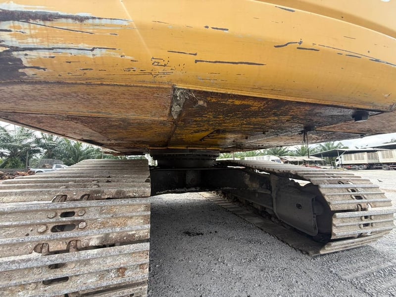 KOMATSU PC200-7 KOMATSU PC200-7