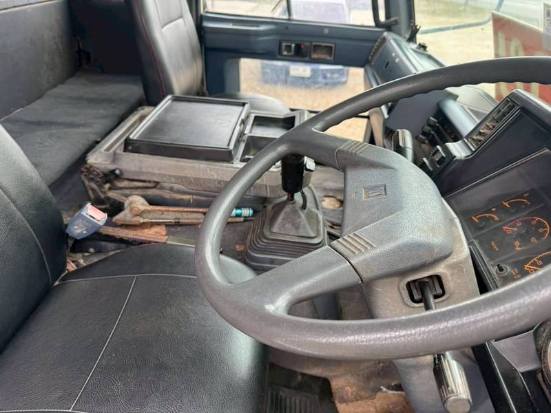 10ล้อดั้มพ์ISUZU ROCKY240แรงม้า