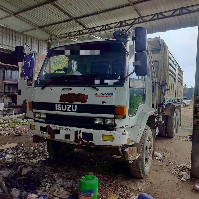 10ล้อดั้มพ์ISUZU ROCKY210วางเครื่อง220แรงม้า