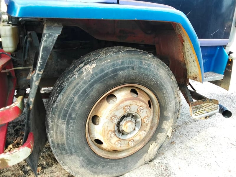 10ล้อบรรทุกน้ำอีซูซุ