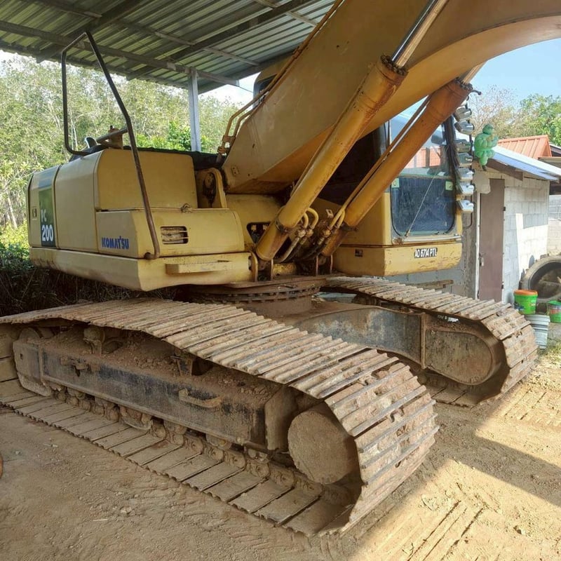 KOMATSU PC200-7