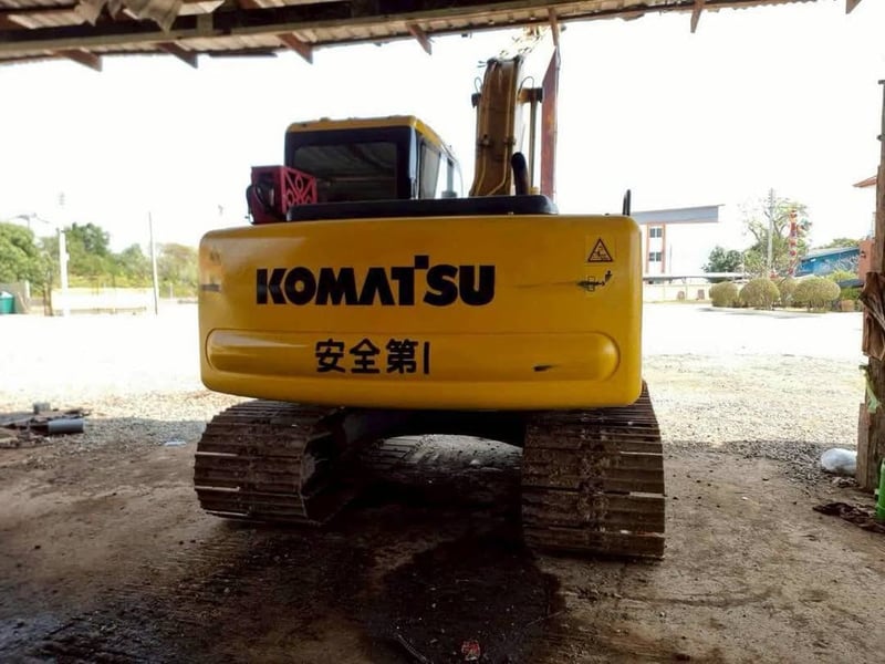 KOMATSU PC130