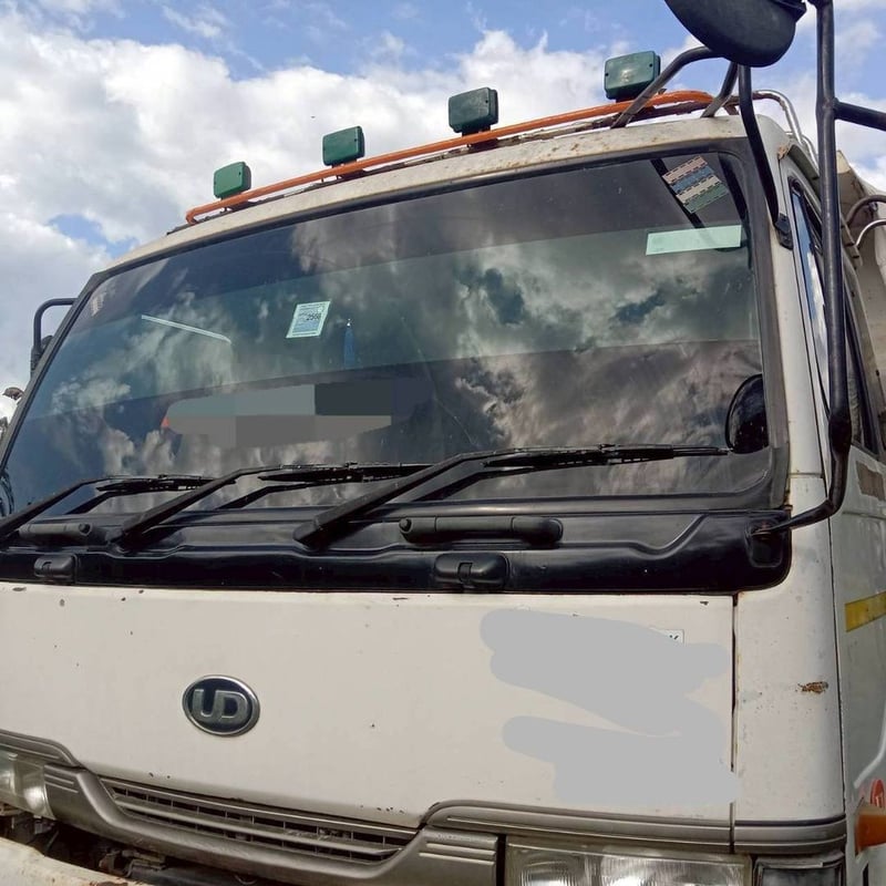 10ล้อดั้มพ์นิสสัน260แรงม้า 10ล้อดั้มพ์นิสสัน260แรงม้า