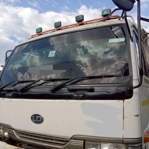 10ล้อดั้มพ์นิสสัน260แรงม้า 10ล้อดั้มพ์นิสสัน260แรงม้า