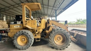 รถตักล้อยาง CAT910F