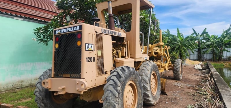 รถเกรดCAT120G เครื่องสี่สูบ รถเกรดCAT120G เครื่องสี่สูบ