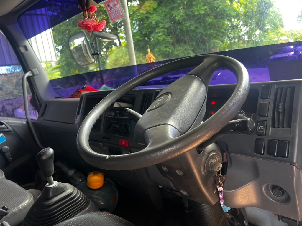 6ล้อรั้วISUZU FRR210แรงม้า
