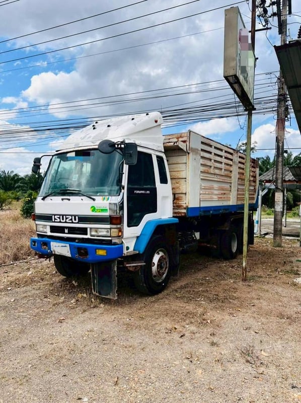 10ล้อดั้มพ์ISUZU ROCKY240แรงม้า
