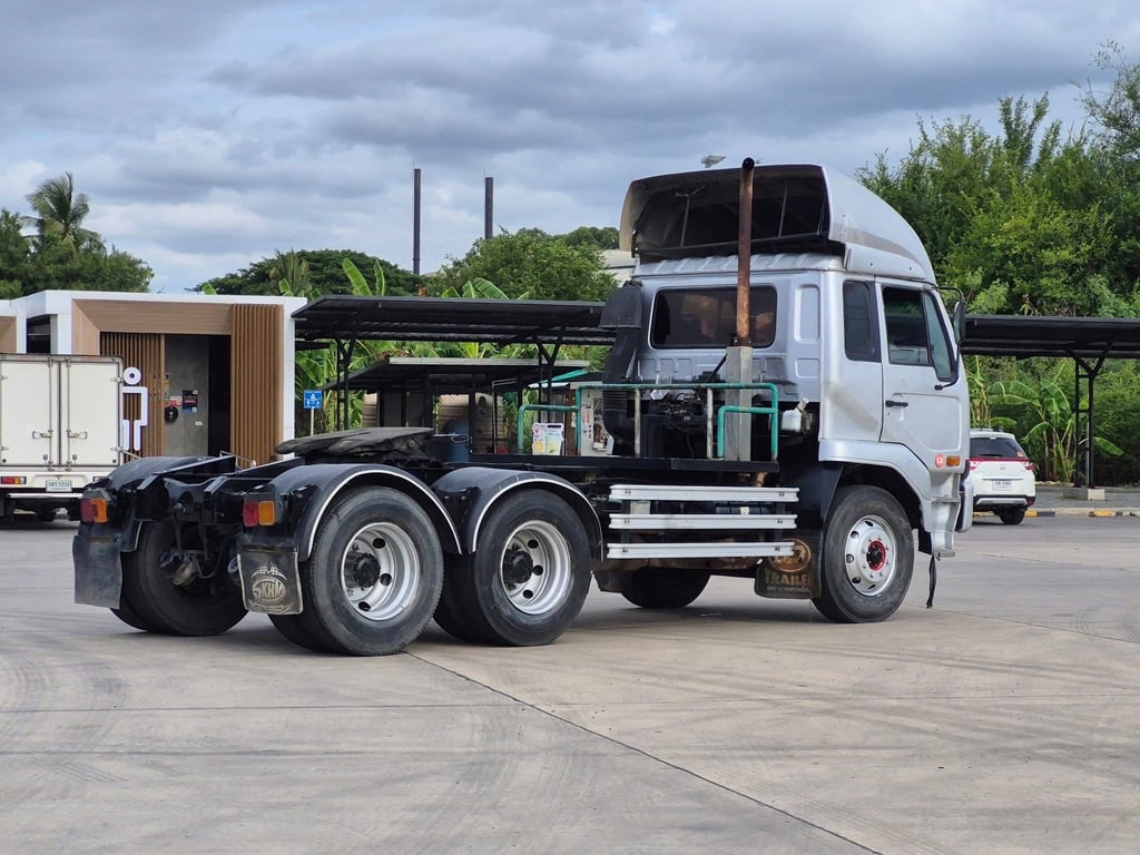 หัวลากนิสสันยูดี