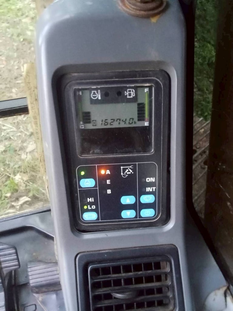 KOMATSU PC200-7