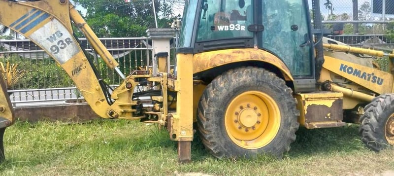 รถตักหน้าขุดหลัง รถตักหน้าขุดหลัง