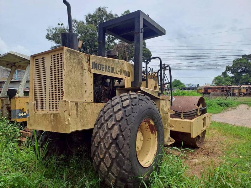 รถบดอิงเกอร์โซแลนด์10ตัน รถบดอิงเกอร์โซแลนด์10ตัน