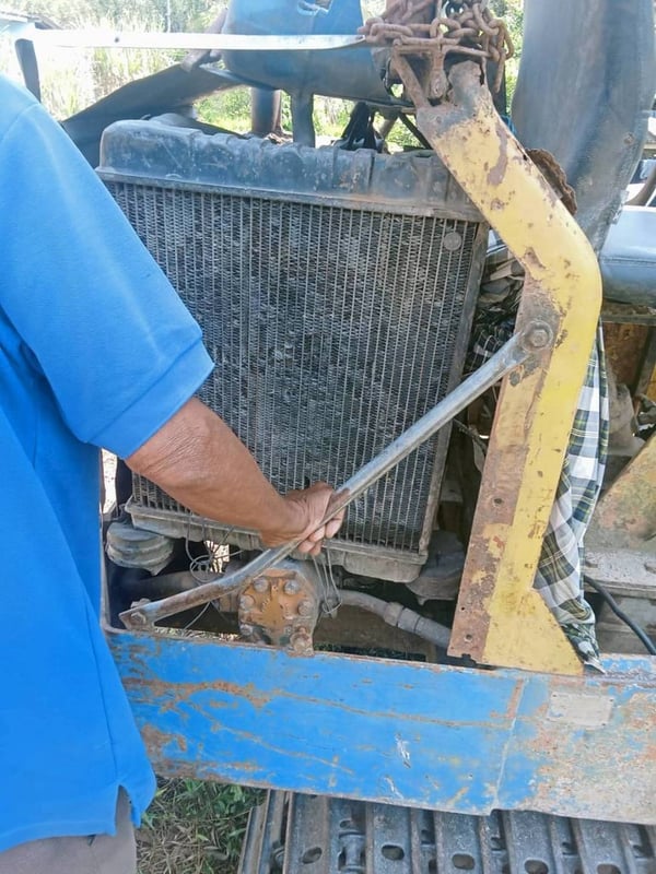 KOMATSU PC30