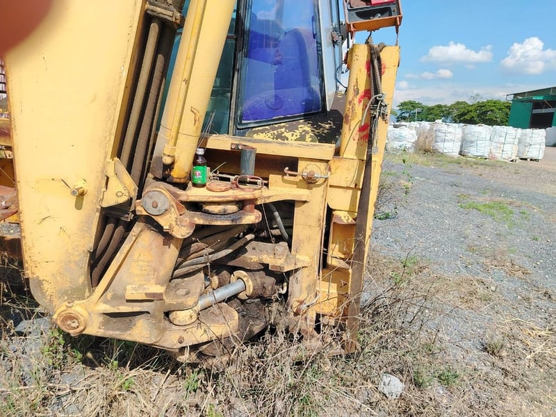 รถตักหน้าขุดหลัง