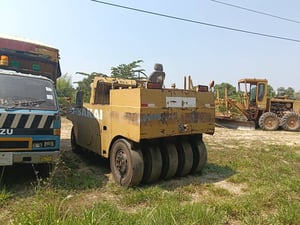 ขายคู่รถปูยางกับรถบดล้อยาง