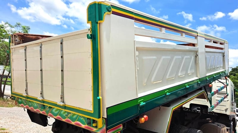 กระบะพร้อมกระบอกดั้มพ์สามมิตร