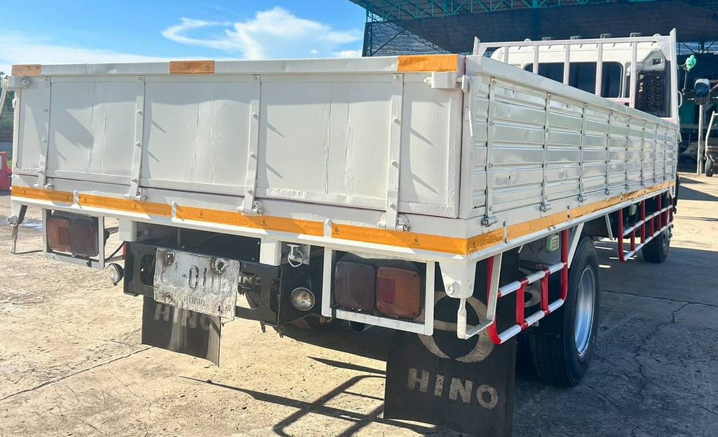  HINO FC4J