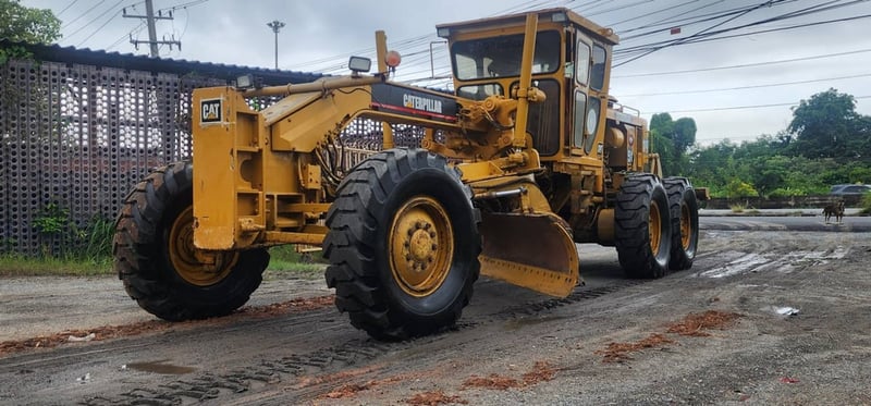 รถเกรด CAT140G