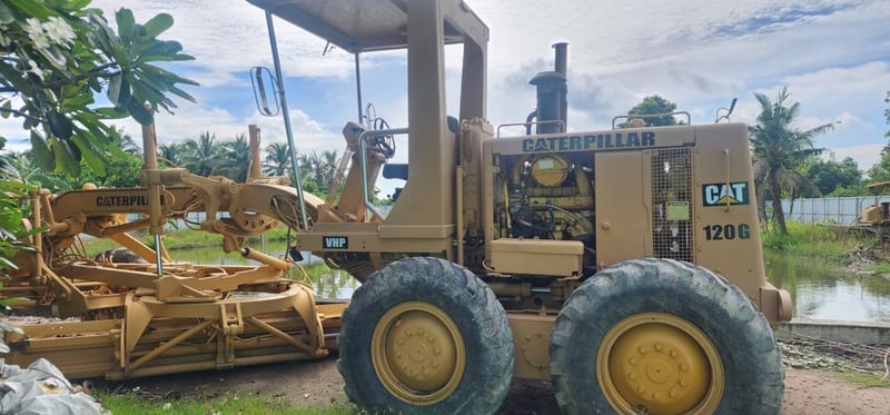 รถเกรดCAT120G เครื่องสี่สูบ รถเกรดCAT120G เครื่องสี่สูบ
