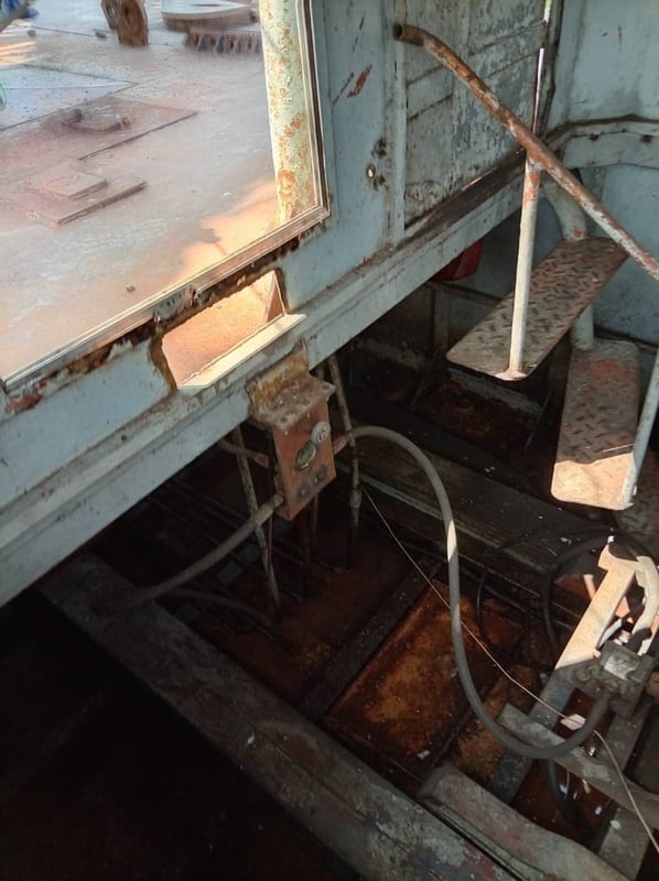 โป๊ะพร้อมที่ขุด