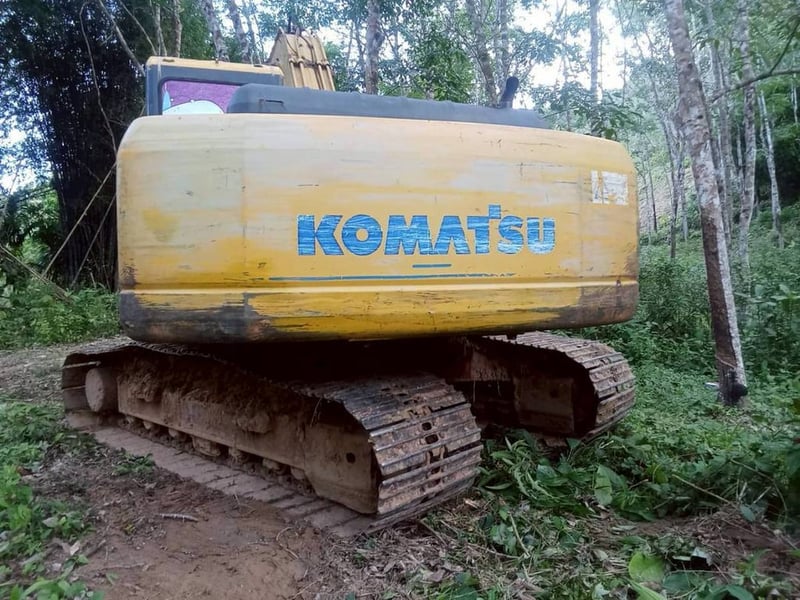 KOMATSU PC200-7