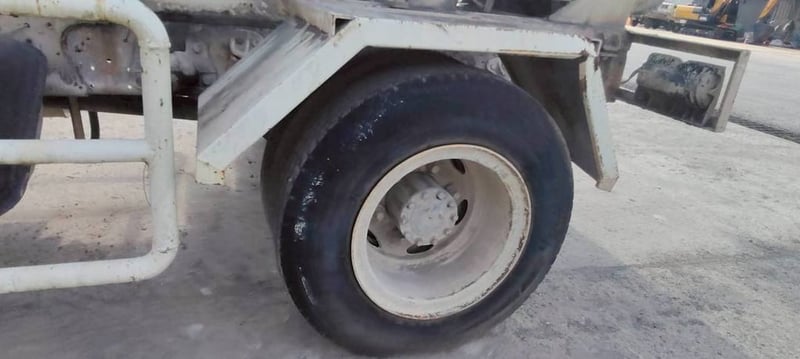 หกล้อโม่ปูน