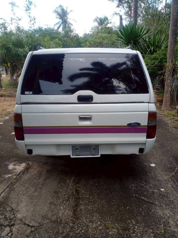 ฟอร์ด4ประตู