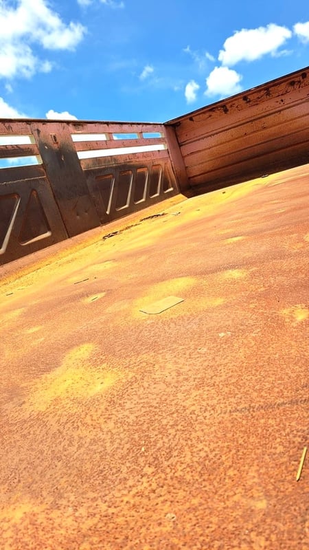 กระบะพร้อมกระบอกดั้มพ์สามมิตร