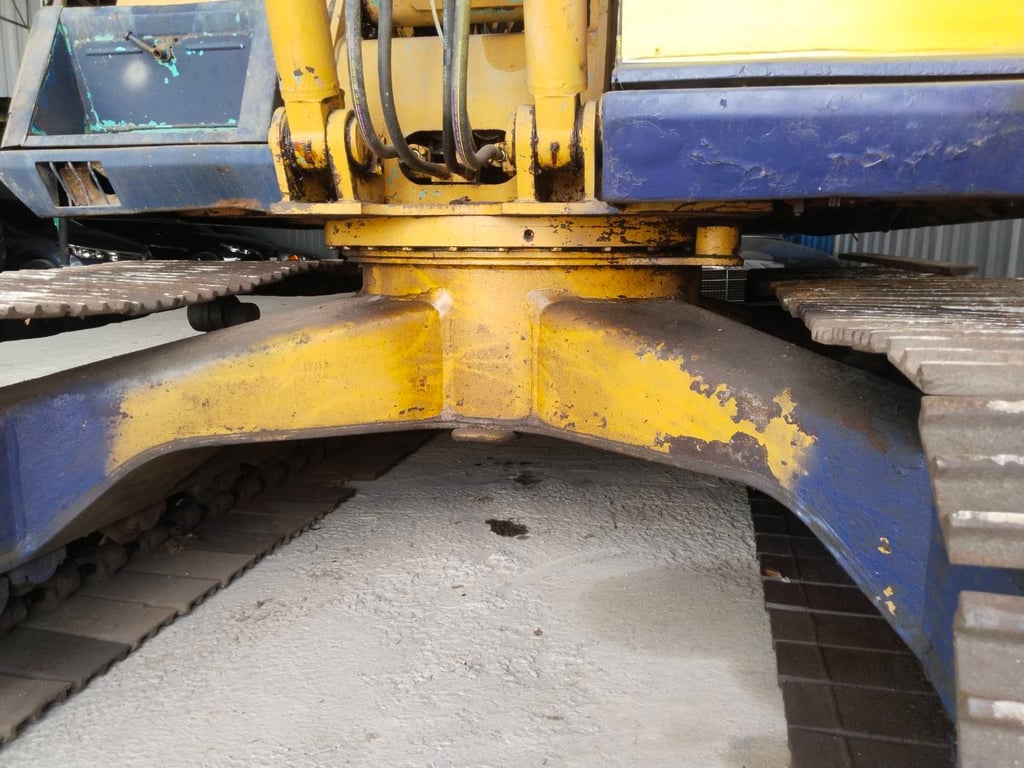 KOMATSU PC200-5