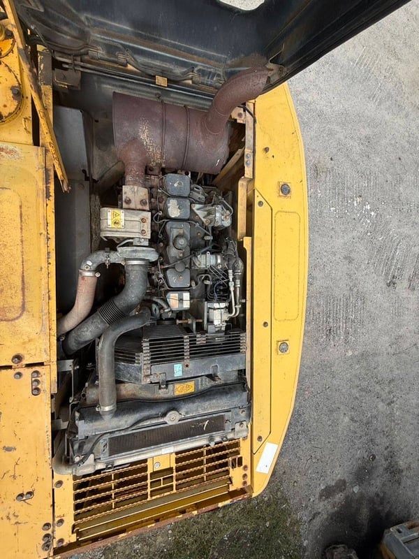 KOMATSU PC200-7 KOMATSU PC200-7