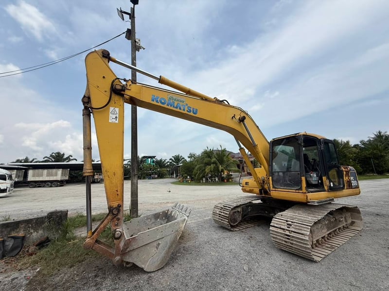 KOMATSU PC200-7 KOMATSU PC200-7