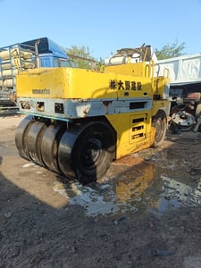 รถบดล้อยาง