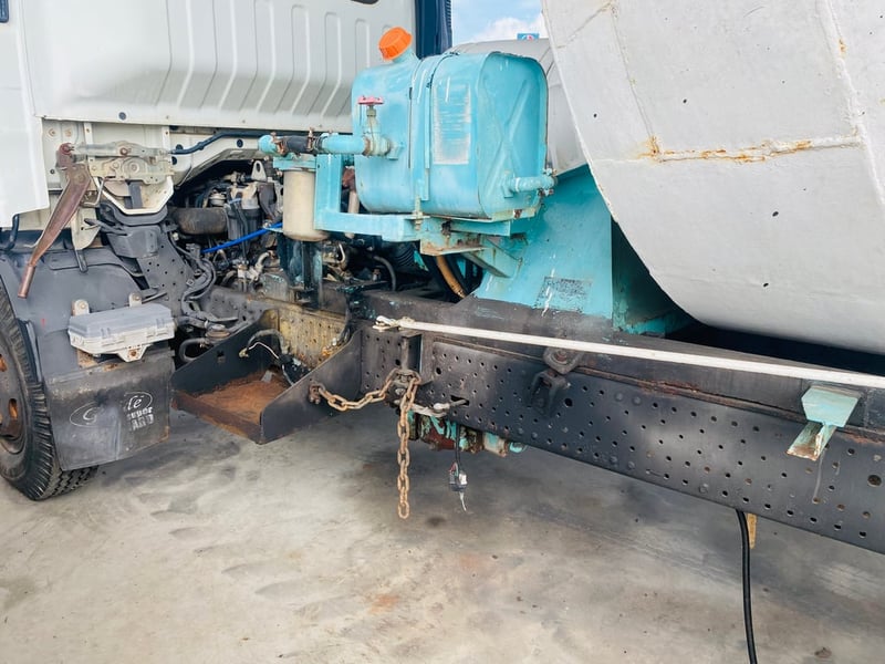 หกล้อโม่ปูนISUZU NPR150แรงม้า