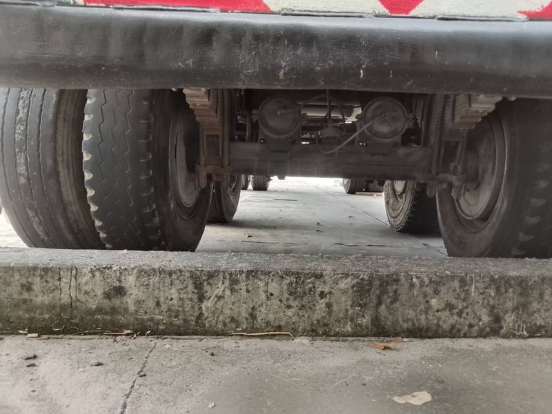 ลูกพ่วงพื้นเรียบพนัส2เพลา