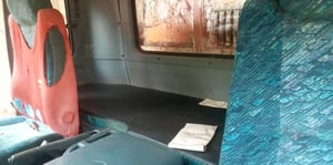 หกล้อดั้มพ์นิสสัน175แรงม้า