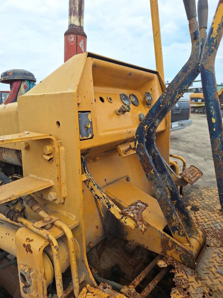 KOMATSU D2-5
