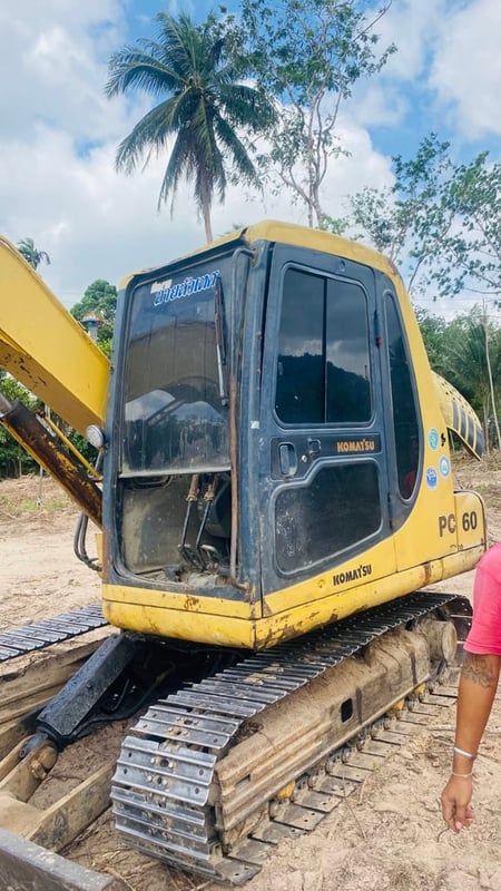 KOMATSU PC60-6