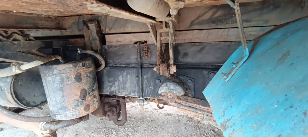 หกล้อดั้มพ์ISUZU NPR110แรงม้า หกล้อดั้มพ์ISUZU NPR110แรงม้า