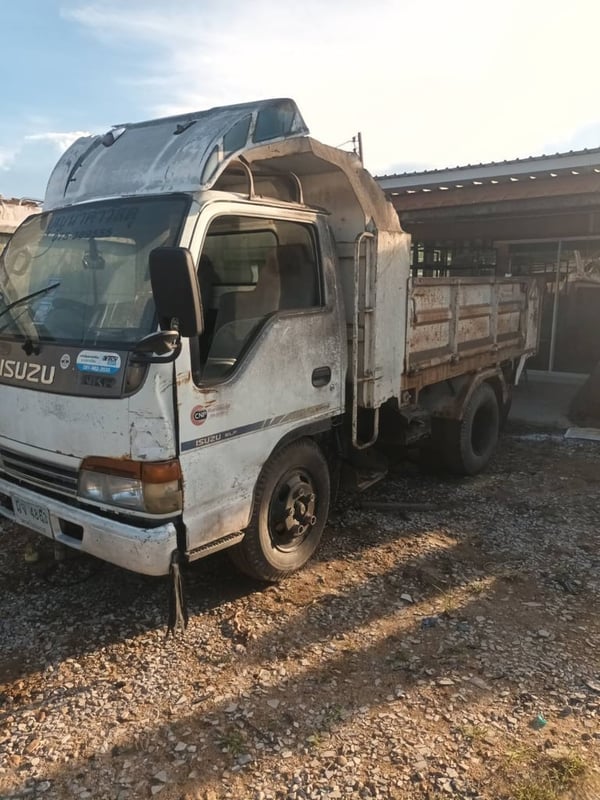 4ล้อดั้มพ์ISUZU NKR 