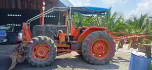 รถไถ KUBOTA M8950