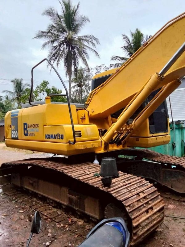 KOMATSU PC200-7 KOMATSU PC200-7