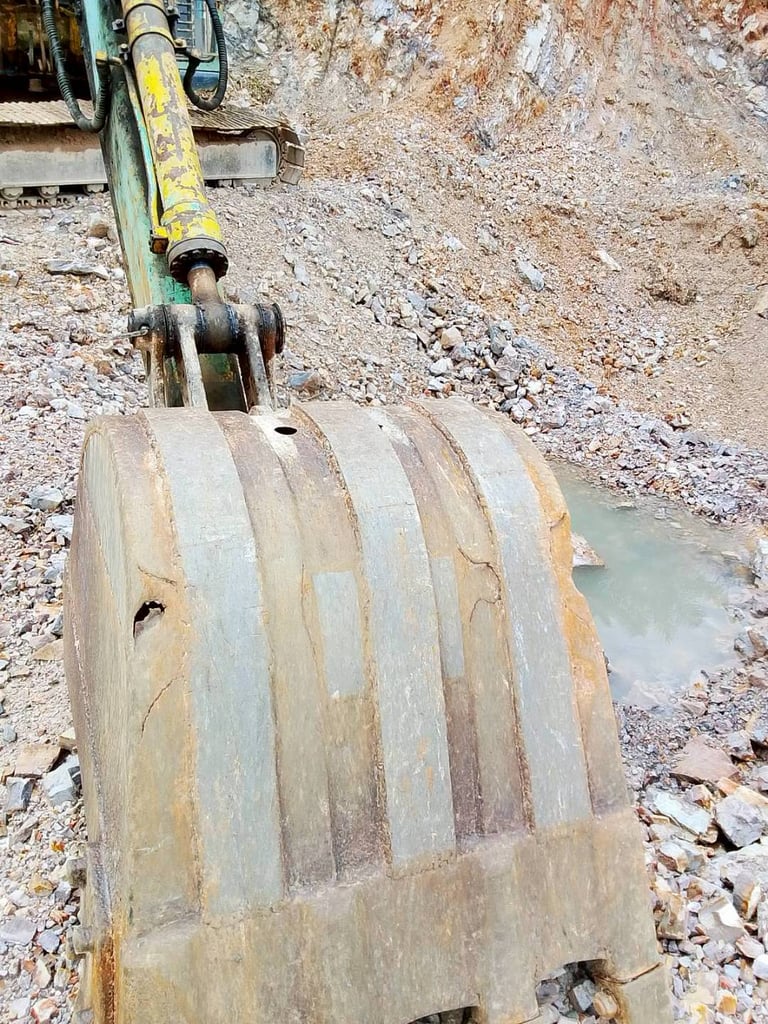 KOMATSU PC120-3