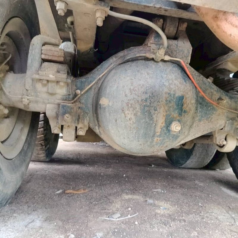 10ล้อดั้มพ์ISUZU ROCKY210วางเครื่อง220แรงม้า