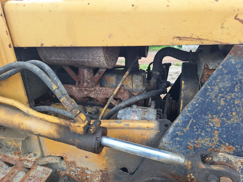 KOMATSU D2-5