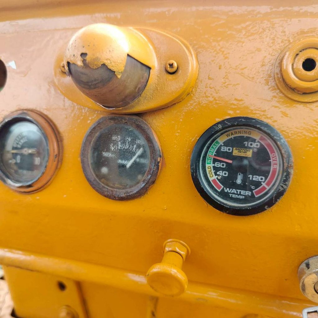 KOMATSU D50A-15